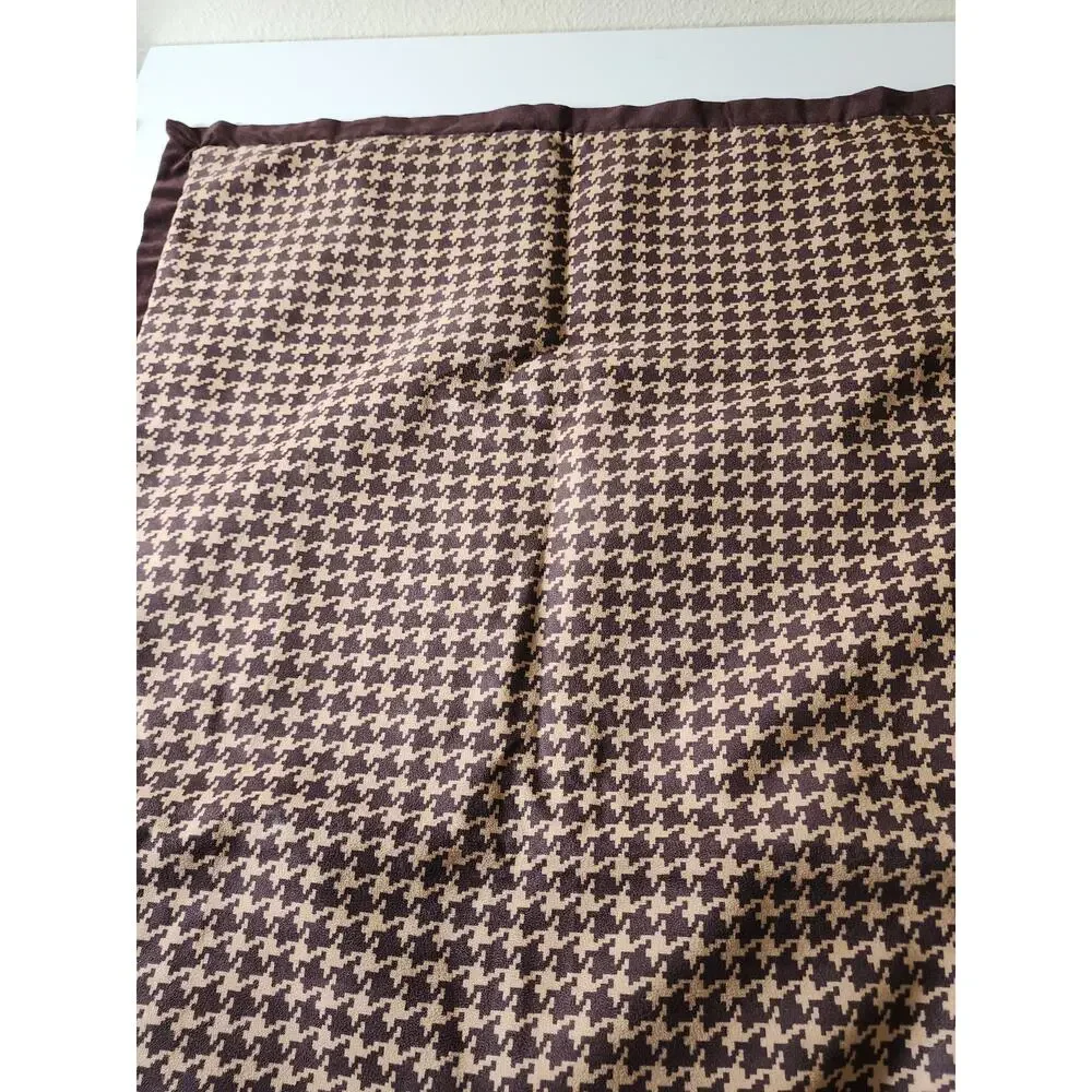 Z GALLERIE Neutral Tan Houndstooth KING Pillow Shams - Set of 2